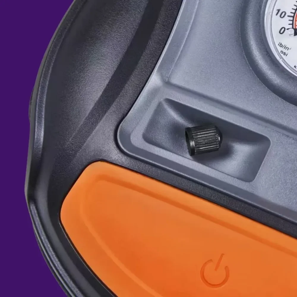 Zbliżenie przycisku w kompresorze OSRAM TYREinflate 200